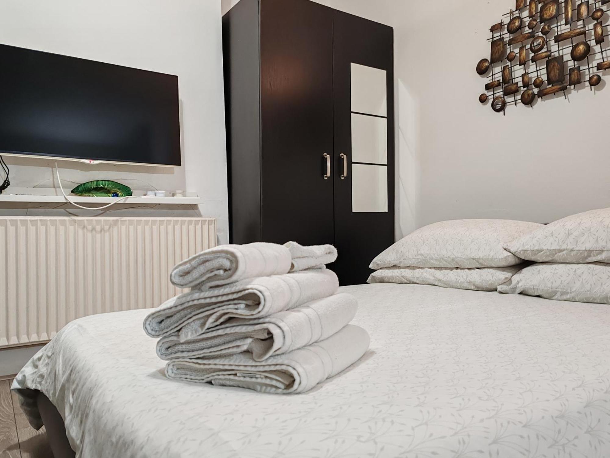 Kilburn High Road Studio Apartments Londra Exterior foto
